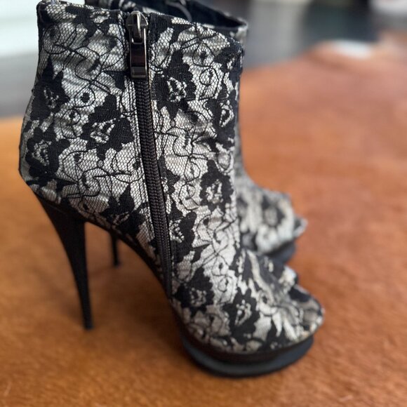 Beautiful black lace high heels - Picture 5 of 5
